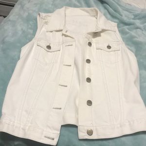 White gap jean vest ca